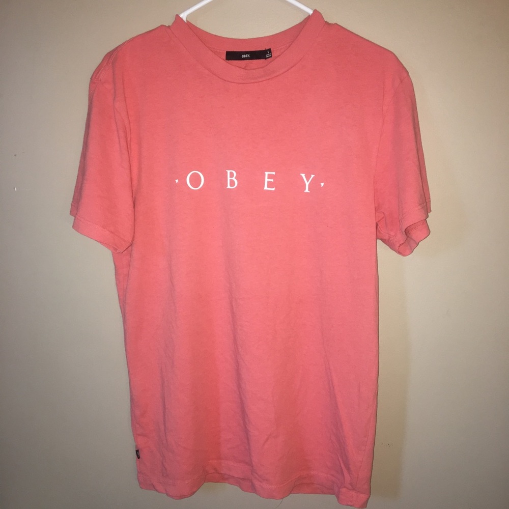 Obey tee